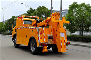 新荣高速路拖车费